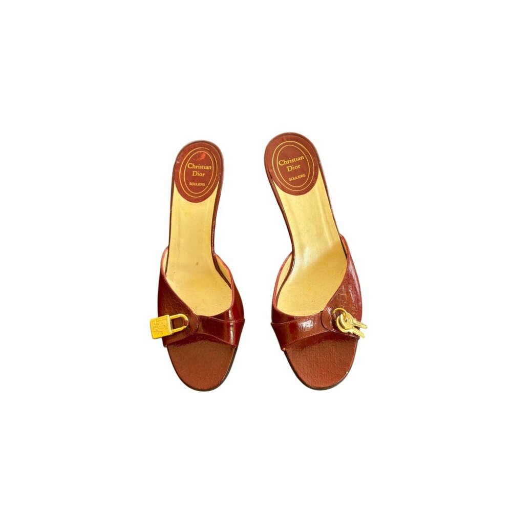 Christian Dior Souliers Burgundy Heeled Sandals With Lock & Key Accent  Size 7